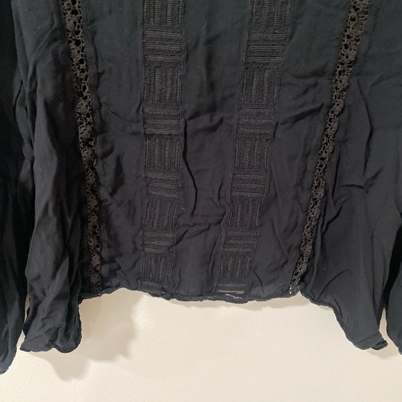 Aritzia Wilfred top. Size medium. Pairs well with jeans - Picture 2 of 4